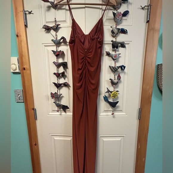 NWT David’s Bridal spaghetti strap ruched stretch jersey dress in cinnamon - Picture 6 of 7